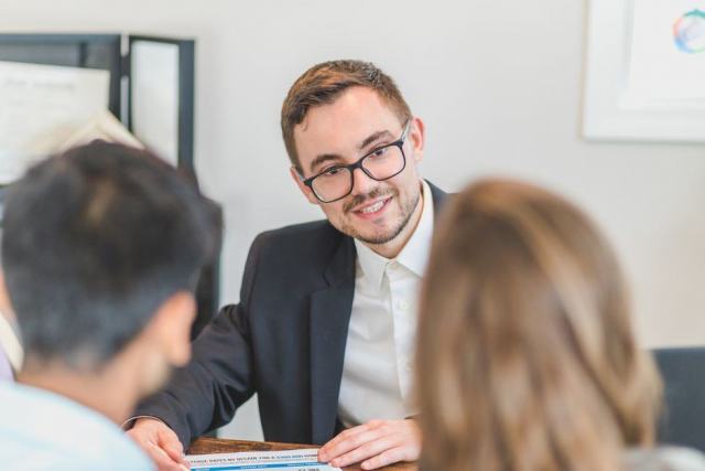 Traiter les objections en vente : six blocages et quoi répondre Traiter les objections en vente : six blocages et quoi répondre